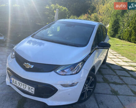 Белый Шевроле Bolt EV, объемом двигателя 0 л и пробегом 130 тыс. км за 13000 $, фото 1 на Automoto.ua
