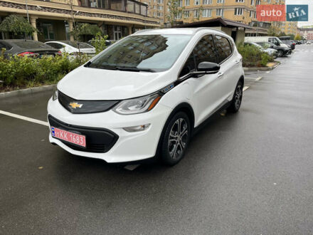 Шевроле Bolt EV 2018 в Киеве на Automoto.ua Белый Шевроле Bolt EV, объемом двигателя 0 л и пробегом 64 тыс. км за 14300 $, фото 1 на Automoto.ua