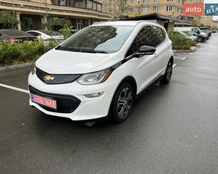 Белый Шевроле Bolt EV, объемом двигателя 0 л и пробегом 64 тыс. км за 14300 $, фото 1 на Automoto.ua