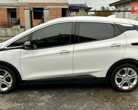 Белый Шевроле Bolt EV, объемом двигателя 0 л и пробегом 74 тыс. км за 18300 $, фото 1 на Automoto.ua
