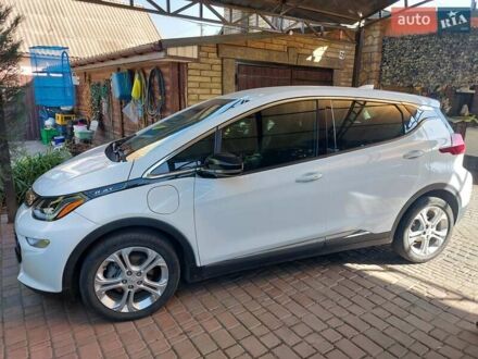 Белый Шевроле Bolt EV, объемом двигателя 0 л и пробегом 42 тыс. км за 13300 $, фото 1 на Automoto.ua