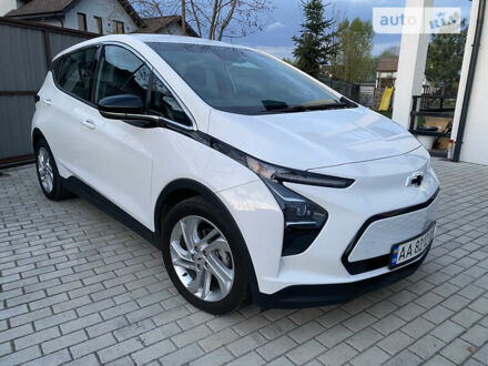 Белый Шевроле Bolt EV, объемом двигателя 0 л и пробегом 52 тыс. км за 22800 $, фото 1 на Automoto.ua