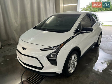 Шевроле Bolt EV 2022 в Яготине на Automoto.ua Белый Шевроле Bolt EV, объемом двигателя 0 л и пробегом 29 тыс. км за 17500 $, фото 1 на Automoto.ua
