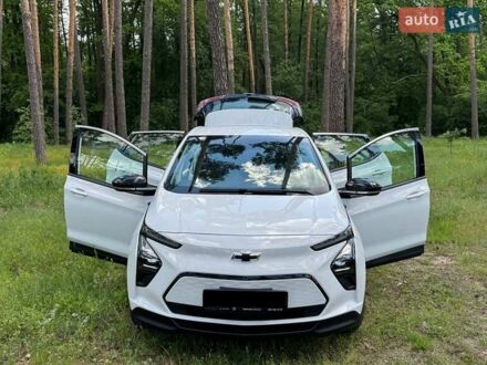 Шевроле Bolt EV 2023 в Киеве на Automoto.ua Белый Шевроле Bolt EV, объемом двигателя 0 л и пробегом 19 тыс. км за 21000 $, фото 1 на Automoto.ua