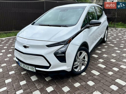 Шевроле Bolt EV 2023 в Тернополе на Automoto.ua Белый Шевроле Bolt EV, объемом двигателя 0 л и пробегом 33 тыс. км за 17300 $, фото 1 на Automoto.ua