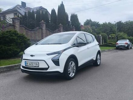 Шевроле Bolt EV 2023 в Ровно на Automoto.ua Белый Шевроле Bolt EV, объемом двигателя 0 л и пробегом 30 тыс. км за 17099 $, фото 1 на Automoto.ua