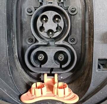 Черный Шевроле Bolt EV, объемом двигателя 0 л и пробегом 110 тыс. км за 13700 $, фото 31 на Automoto.ua