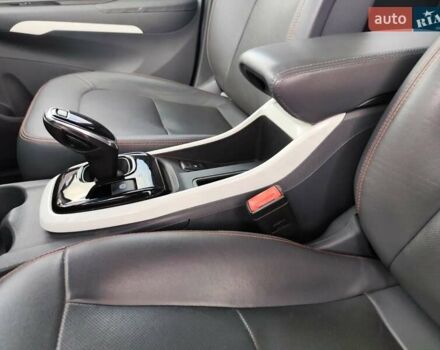 Черный Шевроле Bolt EV, объемом двигателя 0 л и пробегом 64 тыс. км за 14999 $, фото 49 на Automoto.ua