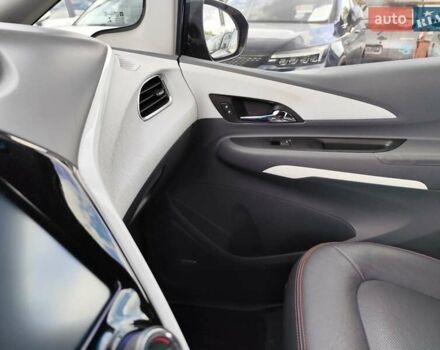 Черный Шевроле Bolt EV, объемом двигателя 0 л и пробегом 64 тыс. км за 14999 $, фото 52 на Automoto.ua