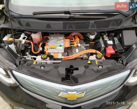 Черный Шевроле Bolt EV, объемом двигателя 0 л и пробегом 93 тыс. км за 14100 $, фото 75 на Automoto.ua