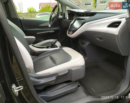 Черный Шевроле Bolt EV, объемом двигателя 0 л и пробегом 93 тыс. км за 14100 $, фото 72 на Automoto.ua