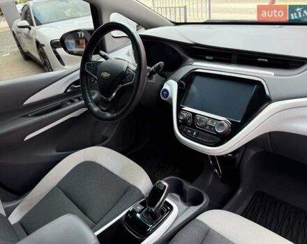 Черный Шевроле Bolt EV, объемом двигателя 0 л и пробегом 61 тыс. км за 14800 $, фото 40 на Automoto.ua