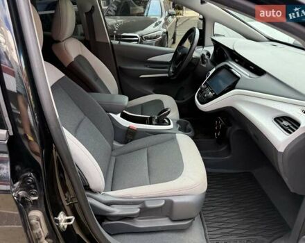 Черный Шевроле Bolt EV, объемом двигателя 0 л и пробегом 61 тыс. км за 14800 $, фото 38 на Automoto.ua
