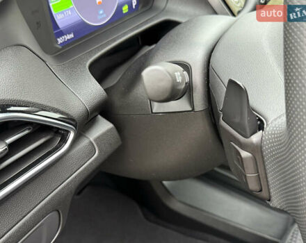 Черный Шевроле Bolt EV, объемом двигателя 0 л и пробегом 49 тыс. км за 18500 $, фото 4 на Automoto.ua