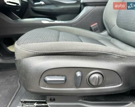 Черный Шевроле Bolt EV, объемом двигателя 0 л и пробегом 25 тыс. км за 17900 $, фото 2 на Automoto.ua