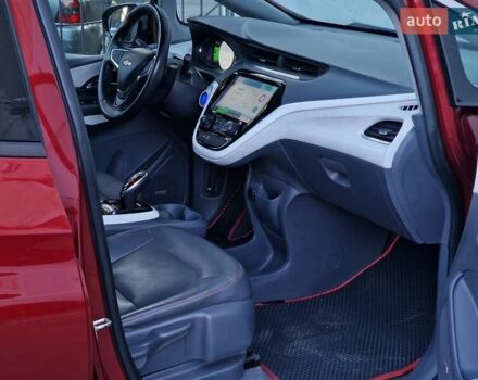 Красный Шевроле Bolt EV, объемом двигателя 0 л и пробегом 90 тыс. км за 18490 $, фото 38 на Automoto.ua