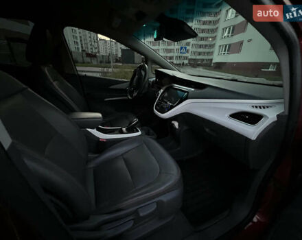 Красный Шевроле Bolt EV, объемом двигателя 0 л и пробегом 155 тыс. км за 14499 $, фото 24 на Automoto.ua