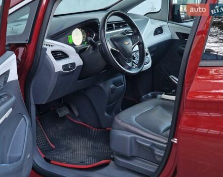 Красный Шевроле Bolt EV, объемом двигателя 0 л и пробегом 90 тыс. км за 18490 $, фото 36 на Automoto.ua