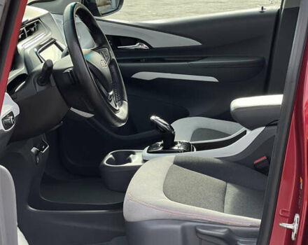 Красный Шевроле Bolt EV, объемом двигателя 0 л и пробегом 235 тыс. км за 12750 $, фото 7 на Automoto.ua