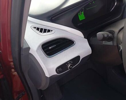 Красный Шевроле Bolt EV, объемом двигателя 0 л и пробегом 67 тыс. км за 14550 $, фото 20 на Automoto.ua