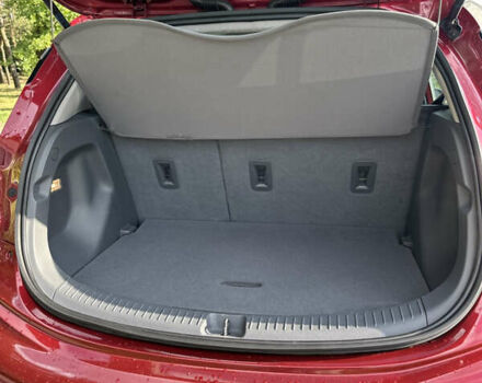 Красный Шевроле Bolt EV, объемом двигателя 0 л и пробегом 119 тыс. км за 14200 $, фото 6 на Automoto.ua