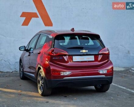 Красный Шевроле Bolt EV, объемом двигателя 0 л и пробегом 90 тыс. км за 18490 $, фото 33 на Automoto.ua