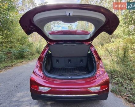 Красный Шевроле Bolt EV, объемом двигателя 0 л и пробегом 101 тыс. км за 18700 $, фото 15 на Automoto.ua