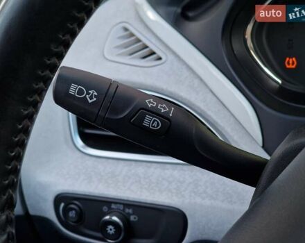 Красный Шевроле Bolt EV, объемом двигателя 0 л и пробегом 90 тыс. км за 18490 $, фото 54 на Automoto.ua