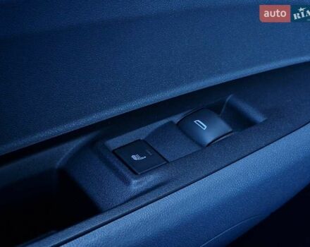 Красный Шевроле Bolt EV, объемом двигателя 0 л и пробегом 90 тыс. км за 18490 $, фото 43 на Automoto.ua