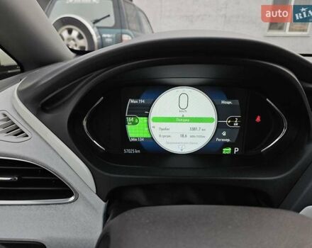 Красный Шевроле Bolt EV, объемом двигателя 0 л и пробегом 57 тыс. км за 15500 $, фото 13 на Automoto.ua