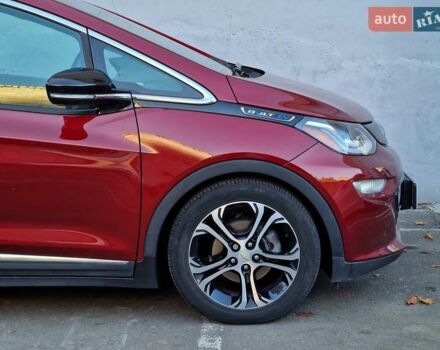 Красный Шевроле Bolt EV, объемом двигателя 0 л и пробегом 90 тыс. км за 18490 $, фото 21 на Automoto.ua