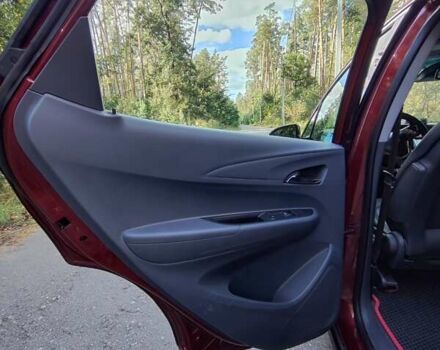 Красный Шевроле Bolt EV, объемом двигателя 0 л и пробегом 101 тыс. км за 18700 $, фото 38 на Automoto.ua