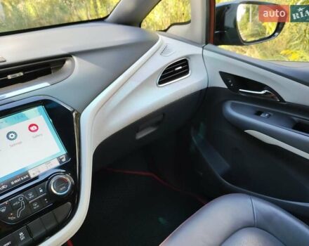 Красный Шевроле Bolt EV, объемом двигателя 0 л и пробегом 101 тыс. км за 18700 $, фото 29 на Automoto.ua