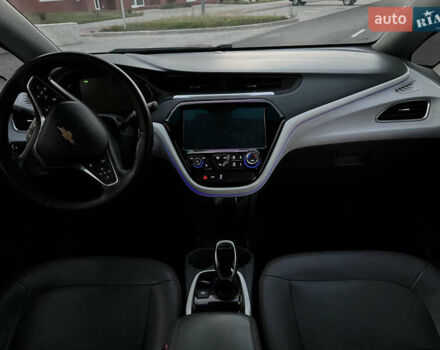 Красный Шевроле Bolt EV, объемом двигателя 0 л и пробегом 155 тыс. км за 14499 $, фото 22 на Automoto.ua
