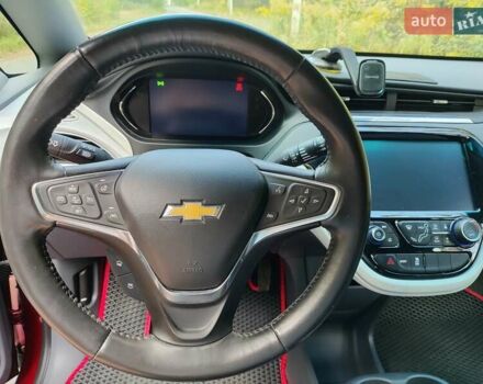 Красный Шевроле Bolt EV, объемом двигателя 0 л и пробегом 101 тыс. км за 18700 $, фото 28 на Automoto.ua
