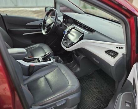Красный Шевроле Bolt EV, объемом двигателя 0 л и пробегом 176 тыс. км за 14700 $, фото 8 на Automoto.ua