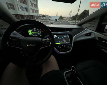 Красный Шевроле Bolt EV, объемом двигателя 0 л и пробегом 155 тыс. км за 14499 $, фото 26 на Automoto.ua