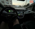 Красный Шевроле Bolt EV, объемом двигателя 0 л и пробегом 155 тыс. км за 14499 $, фото 26 на Automoto.ua
