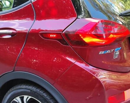 Красный Шевроле Bolt EV, объемом двигателя 0 л и пробегом 101 тыс. км за 18700 $, фото 25 на Automoto.ua