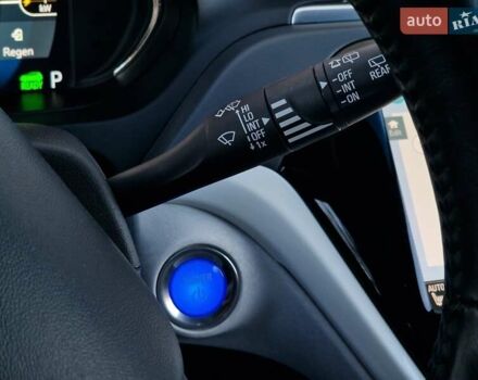 Красный Шевроле Bolt EV, объемом двигателя 0 л и пробегом 90 тыс. км за 18490 $, фото 55 на Automoto.ua