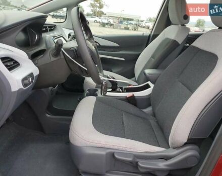 Шевроле Bolt EV 2018 в Ровно на Automoto.ua Красный Шевроле Bolt EV, объемом двигателя 0 л и пробегом 57 тыс. км за 3700 $, фото 6 на Automoto.ua