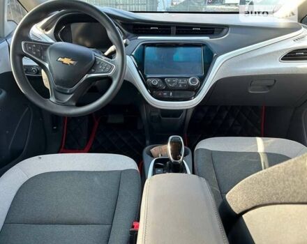 Красный Шевроле Bolt EV, объемом двигателя 0 л и пробегом 75 тыс. км за 13333 $, фото 8 на Automoto.ua