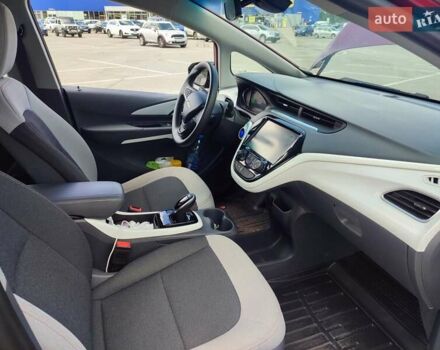 Красный Шевроле Bolt EV, объемом двигателя 0 л и пробегом 55 тыс. км за 23990 $, фото 13 на Automoto.ua