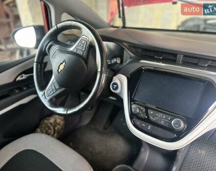 Красный Шевроле Bolt EV, объемом двигателя 0 л и пробегом 65 тыс. км за 6700 $, фото 2 на Automoto.ua