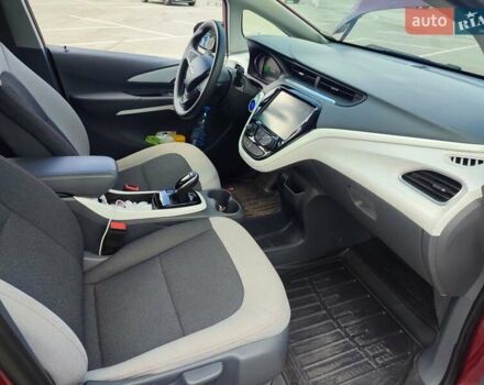 Красный Шевроле Bolt EV, объемом двигателя 0 л и пробегом 55 тыс. км за 23990 $, фото 14 на Automoto.ua