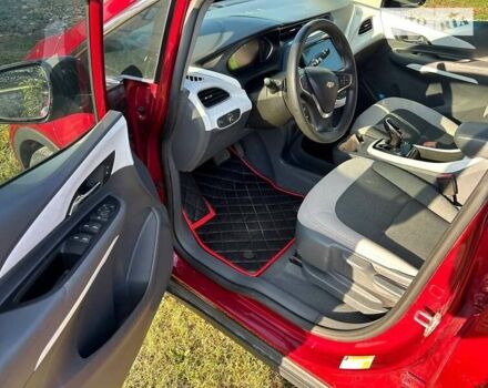 Красный Шевроле Bolt EV, объемом двигателя 0 л и пробегом 75 тыс. км за 13333 $, фото 3 на Automoto.ua