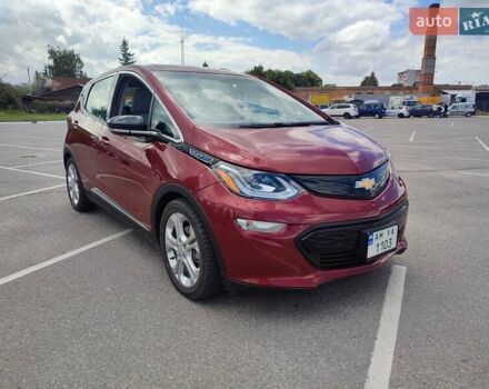 Красный Шевроле Bolt EV, объемом двигателя 0 л и пробегом 55 тыс. км за 23990 $, фото 3 на Automoto.ua