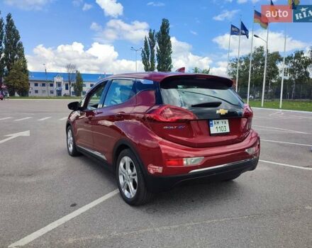 Красный Шевроле Bolt EV, объемом двигателя 0 л и пробегом 55 тыс. км за 23990 $, фото 6 на Automoto.ua