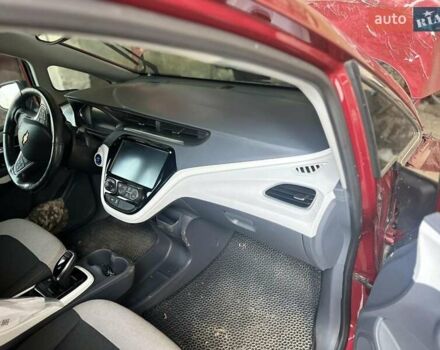 Красный Шевроле Bolt EV, объемом двигателя 0 л и пробегом 65 тыс. км за 6700 $, фото 3 на Automoto.ua