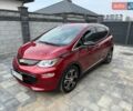 Красный Шевроле Bolt EV, объемом двигателя 0 л и пробегом 65 тыс. км за 16000 $, фото 1 на Automoto.ua